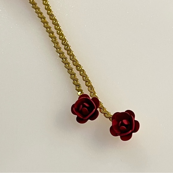 Vintage June Birth Flower Necklace and Earrings Set Gold Tone Red Rose Enamel - Picture 4 of 16